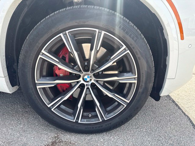 Certified 2024 BMW X5 xDrive40i w/ M Sport Package AWD/4WD image 3