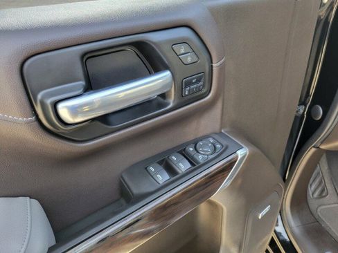 Used 2022 GMC Sierra 1500 SLT image 14