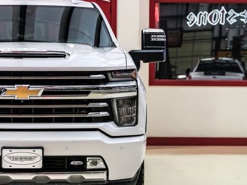 Used 2023 Chevrolet Silverado 2500 High Country w/ Z71 Off-Road Package image 44