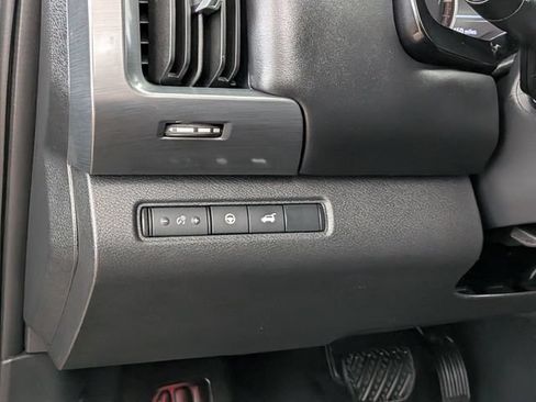Used 2025 Nissan Pathfinder SL w/ SL Premium Package AWD/4WD image 13