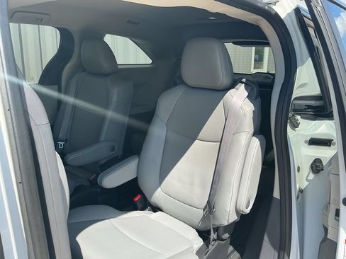 Used 2024 Toyota Sienna XLE w/ XLE Plus Package AWD/4WD image 20