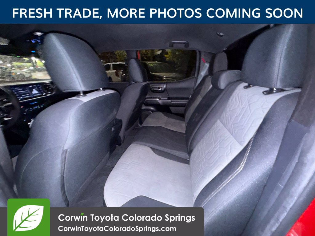Used 2022 Toyota Tacoma TRD Off-Road AWD/4WD image 10