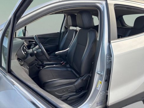 Used 2021 Buick Encore Preferred image 24