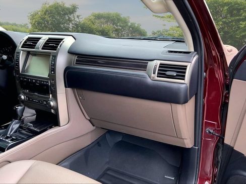 Used 2020 Lexus GX 460 Premium w/ Premium Package AWD/4WD image 25