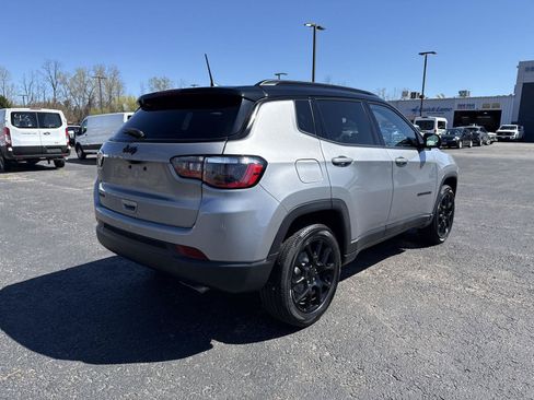 Used 2022 Jeep Compass Latitude AWD/4WD image 19