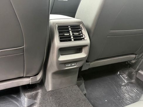 New 2026 Volkswagen Tiguan SE AWD/4WD image 21