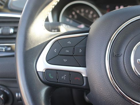 Used 2021 Jeep Compass Latitude w/ Sun and Sound Group image 18