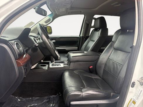 Used 2017 Toyota Tundra Limited w/ Limited Premium Package image 8