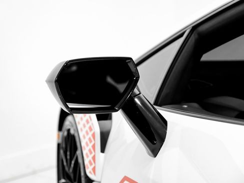 Used 2024 Lamborghini Huracan STO image 33