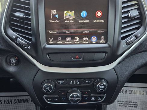 Used 2015 Jeep Cherokee Trailhawk w/ Comfort/Convenience Group AWD/4WD image 25