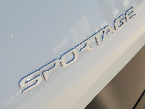 Used 2023 Kia Sportage LX AWD/4WD image 12