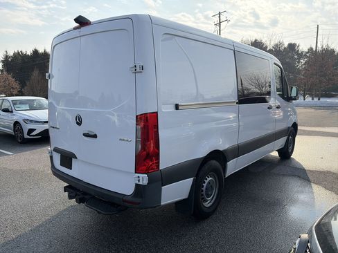 Used 2021 Mercedes-Benz Sprinter 1500 image 4