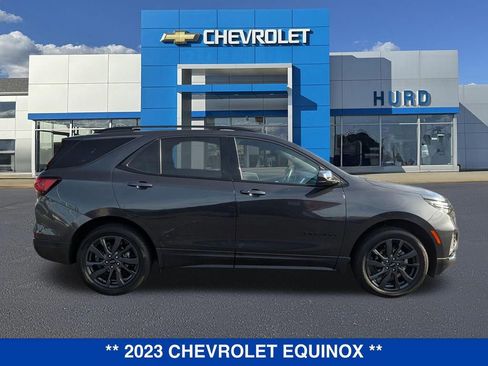 Used 2023 Chevrolet Equinox RS image 3