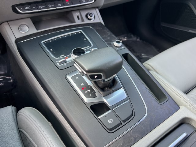 Used 2019 Audi Q5 Prestige w/ Prestige Package AWD/4WD image 26