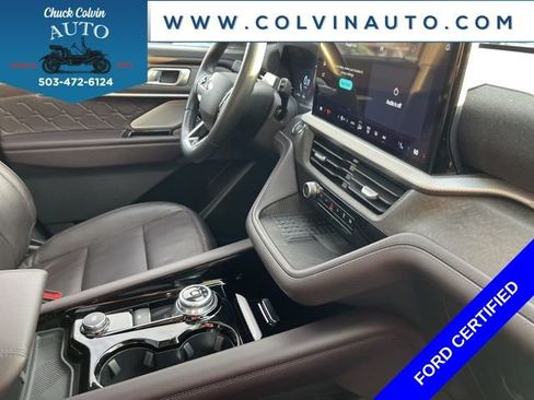 Certified 2025 Ford Explorer Platinum w/ LUX Leather Package image 18