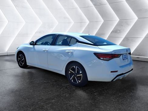 Used 2024 Nissan Sentra SV image 3