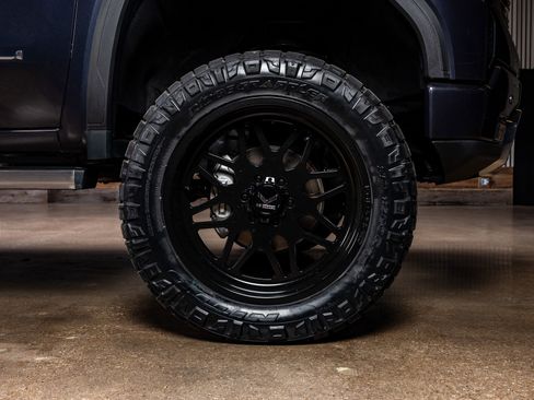 Used 2023 GMC Sierra 1500 Denali Ultimate image 12