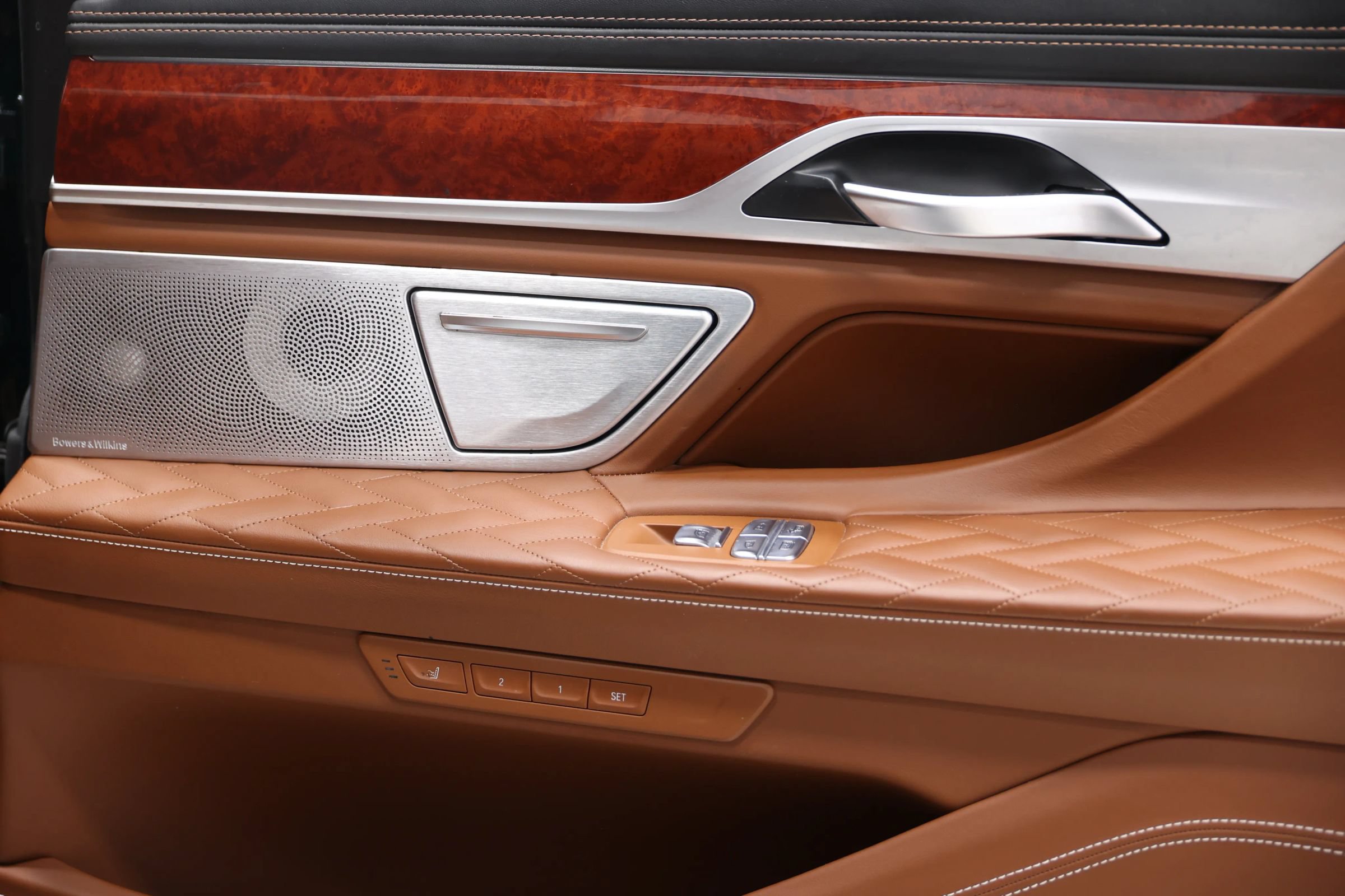 Used 2022 BMW ALPINA B7 xDrive w/ Luxury Rear Seating Package AWD/4WD image 80