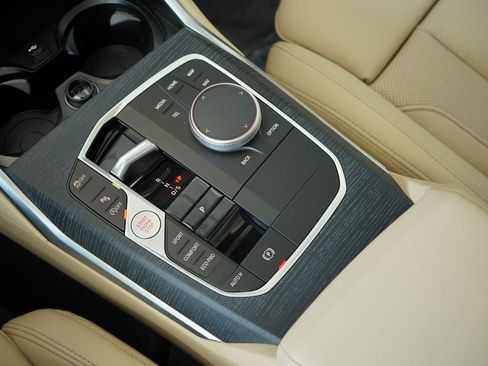 Used 2025 BMW 330i Sedan w/ M Sport Package RWD image 19