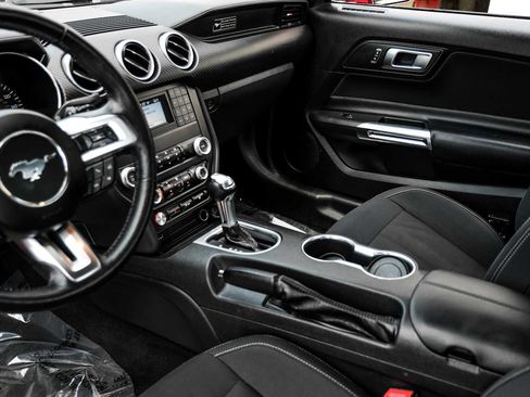 Used 2020 Ford Mustang Coupe RWD image 23