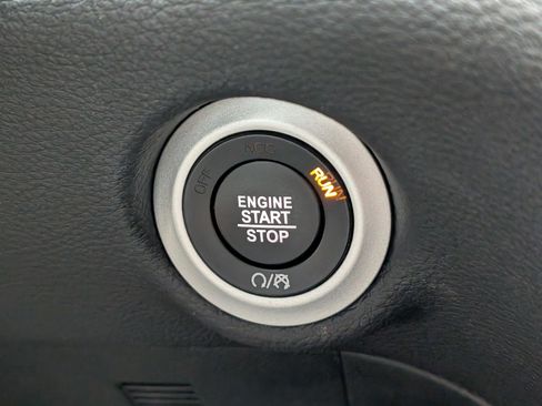 Used 2022 Chrysler Pacifica Pinnacle image 28