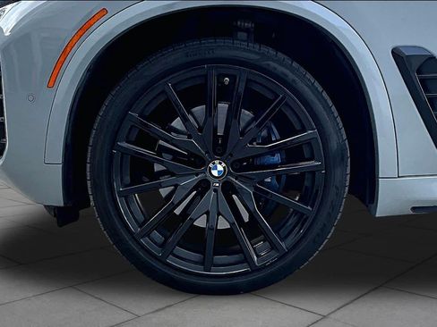 Used 2025 BMW X5 sDrive40i w/ M Sport Package RWD image 10