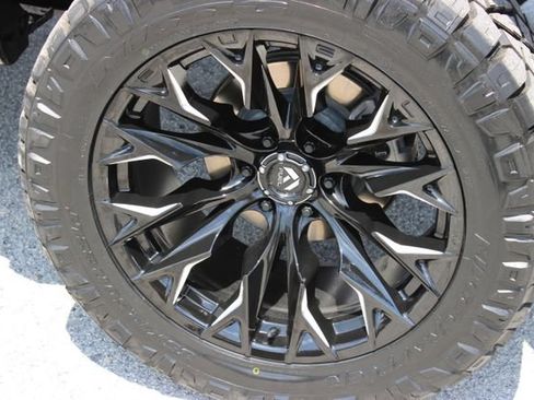 Used 2024 GMC Sierra 1500 Elevation AWD/4WD image 16