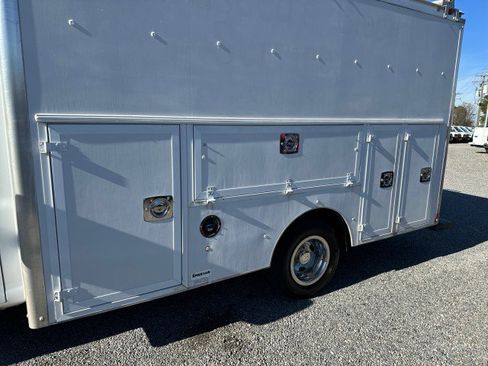 Used 2016 Chevrolet Express 3500 image 14