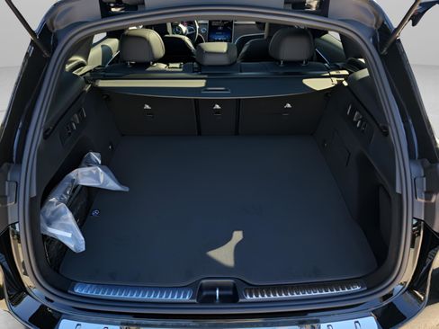 Certified 2026 Mercedes-Benz GLC 300 image 10