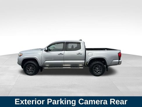 Used 2018 Toyota Tacoma SR5 image 2