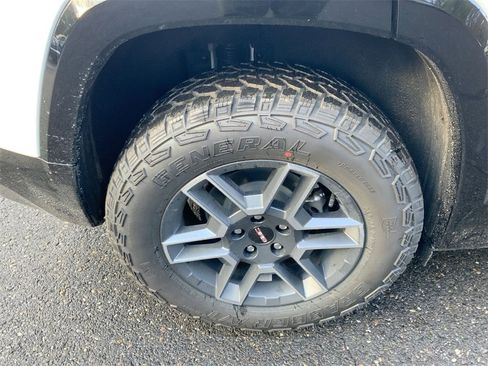 New 2026 GMC Terrain AT4 w/ Technology Package II image 33