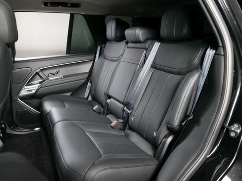 New 2025 Land Rover Range Rover SE image 5