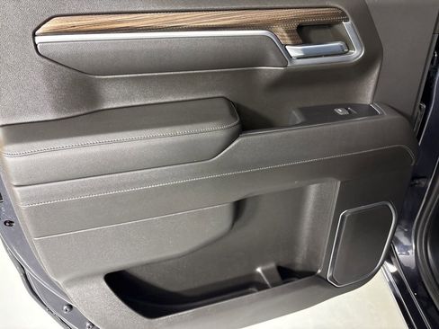 Used 2022 Chevrolet Silverado 1500 LT w/ Protection Package image 42