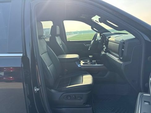 Used 2024 Chevrolet Silverado 1500 High Country w/ Technology Package AWD/4WD image 21