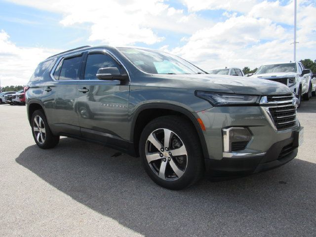 Used 2022 Chevrolet Traverse LT w/ LT Premium Package AWD/4WD image 6