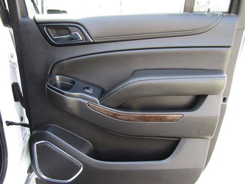 Used 2015 Chevrolet Suburban LT w/ Luxury Package image 44