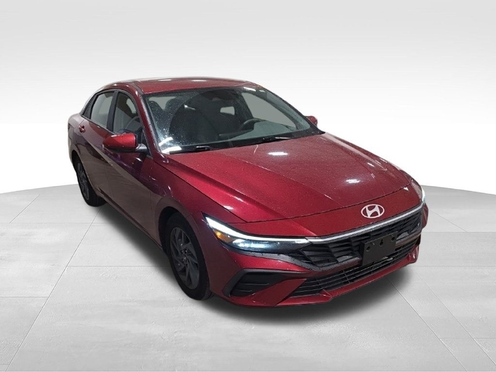 Used 2024 Hyundai Elantra SEL FWD image 3