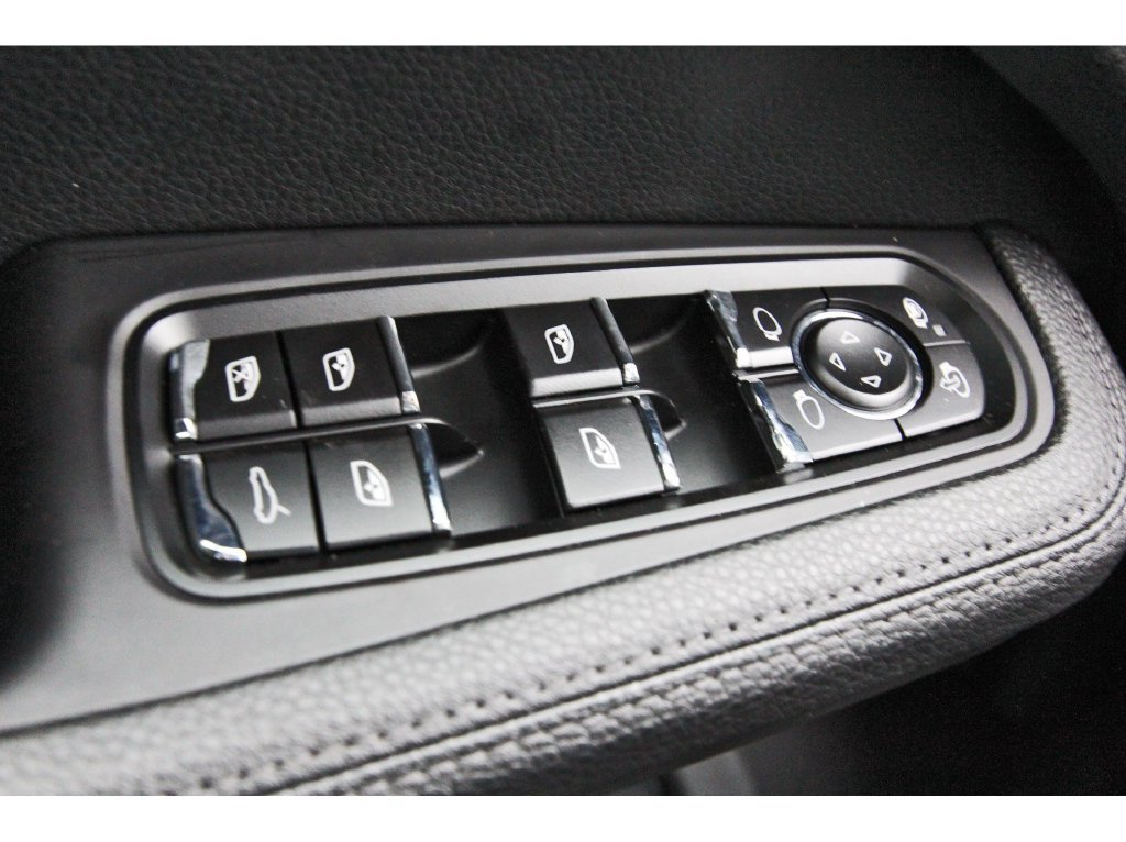 Used 2021 Porsche Macan S AWD/4WD image 23
