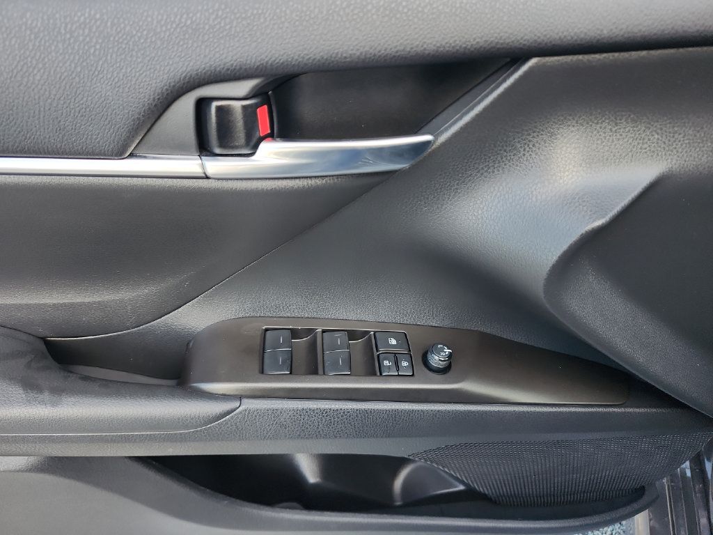 Used 2024 Toyota Camry SE w/ Convenience Package FWD image 23