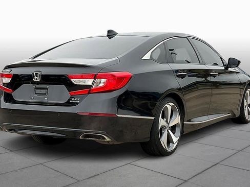 Used 2018 Honda Accord Touring image 12
