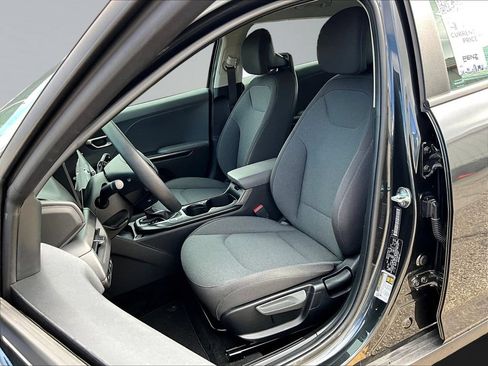 Used 2025 Kia K4 FWD image 23