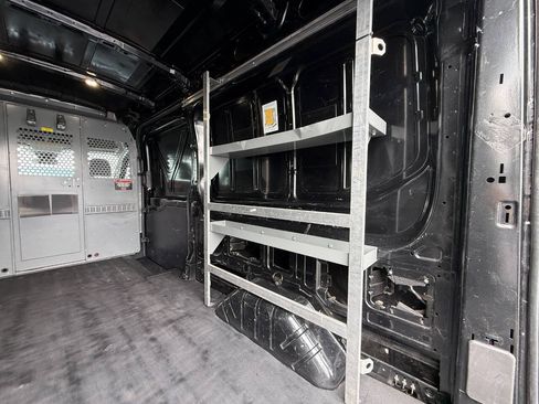 Used 2015 Ford Transit 250 148 Medium Roof RWD image 31