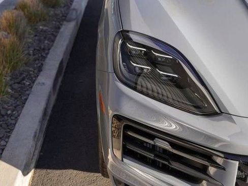 New 2026 Porsche Cayenne S AWD/4WD image 7