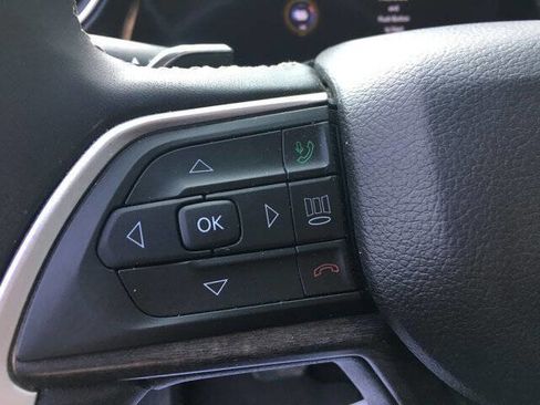 Used 2023 Jeep Grand Cherokee Limited image 9