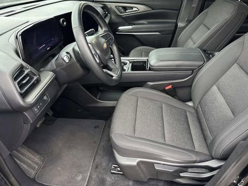 Used 2024 Chevrolet Traverse LS image 23