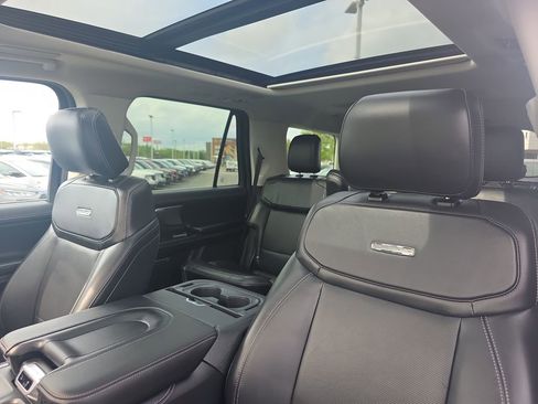 Certified 2025 Ford Expedition Platinum w/ Driver's Package AWD/4WD image 24