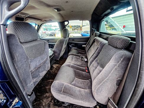 Used 2002 Chevrolet Avalanche 4x4 image 11