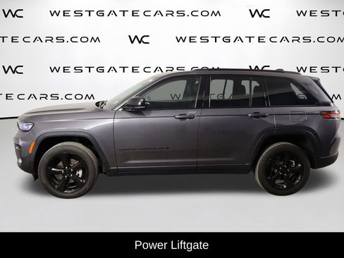 Used 2023 Jeep Grand Cherokee Altitude RWD image 5
