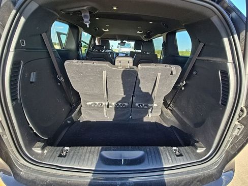 Used 2025 Chrysler Pacifica Select FWD image 11