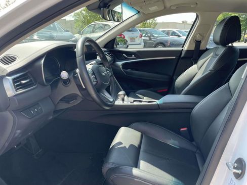 Used 2025 Genesis G70 2.5T RWD image 15